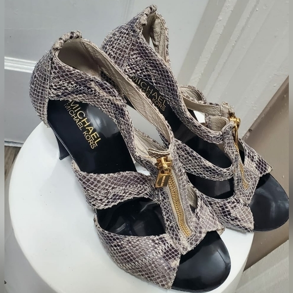 MICHAEL KORS  Women’s Berkley T-Strap Embossed Snakeskin Heels Sandals Size 8M✌️ - Picture 3 of 11